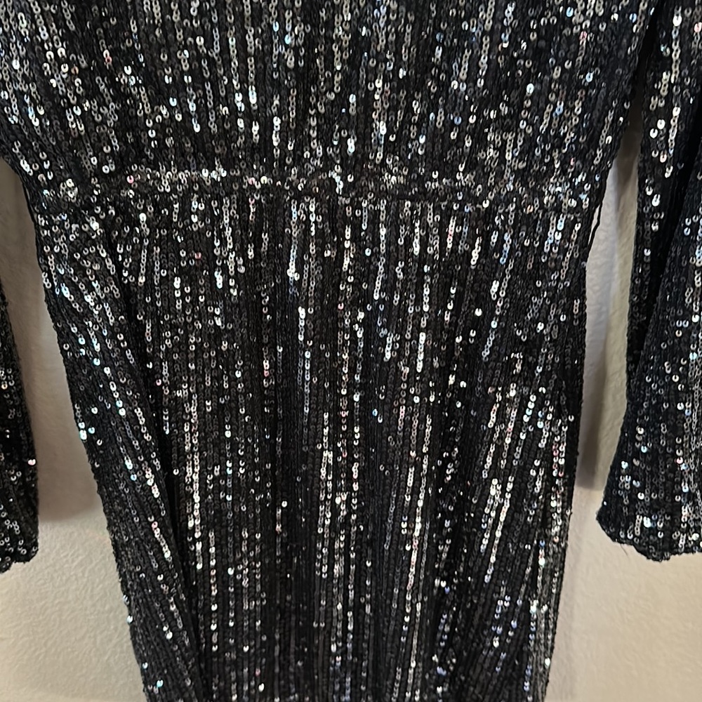 New BB Dakota Black Glow Up Fast Sequin V Neck Mini Dress Size Small NWT - Picture 8 of 12